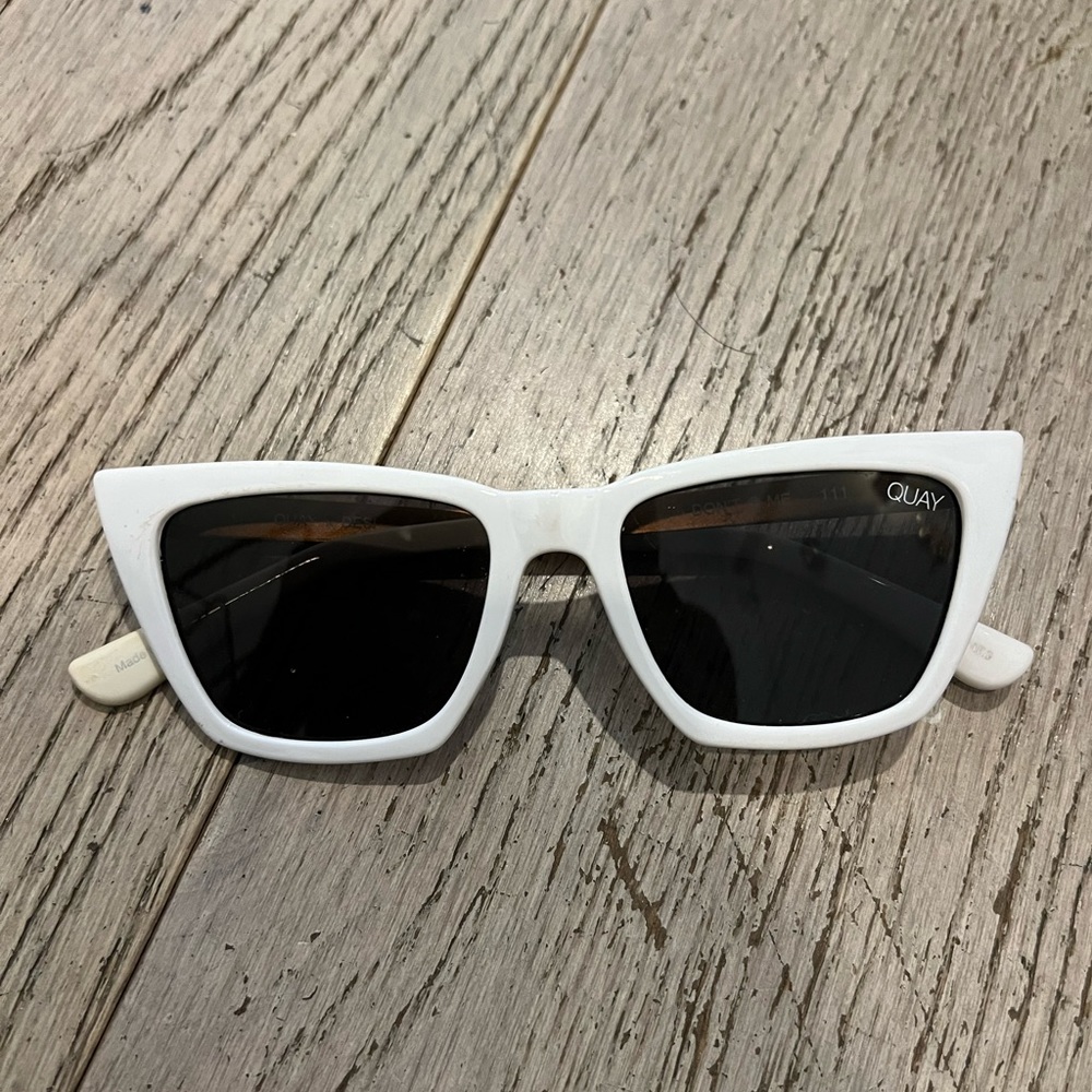 QUAY SUNGLASSES